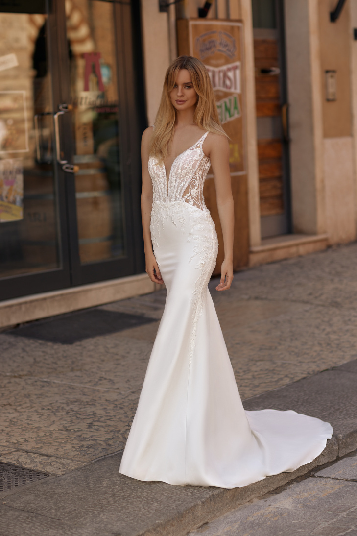 Verona Collection - Leona