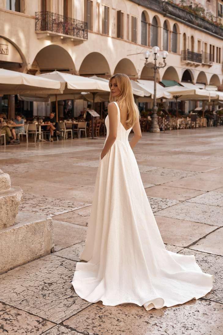 Verona Collection - Damaris
